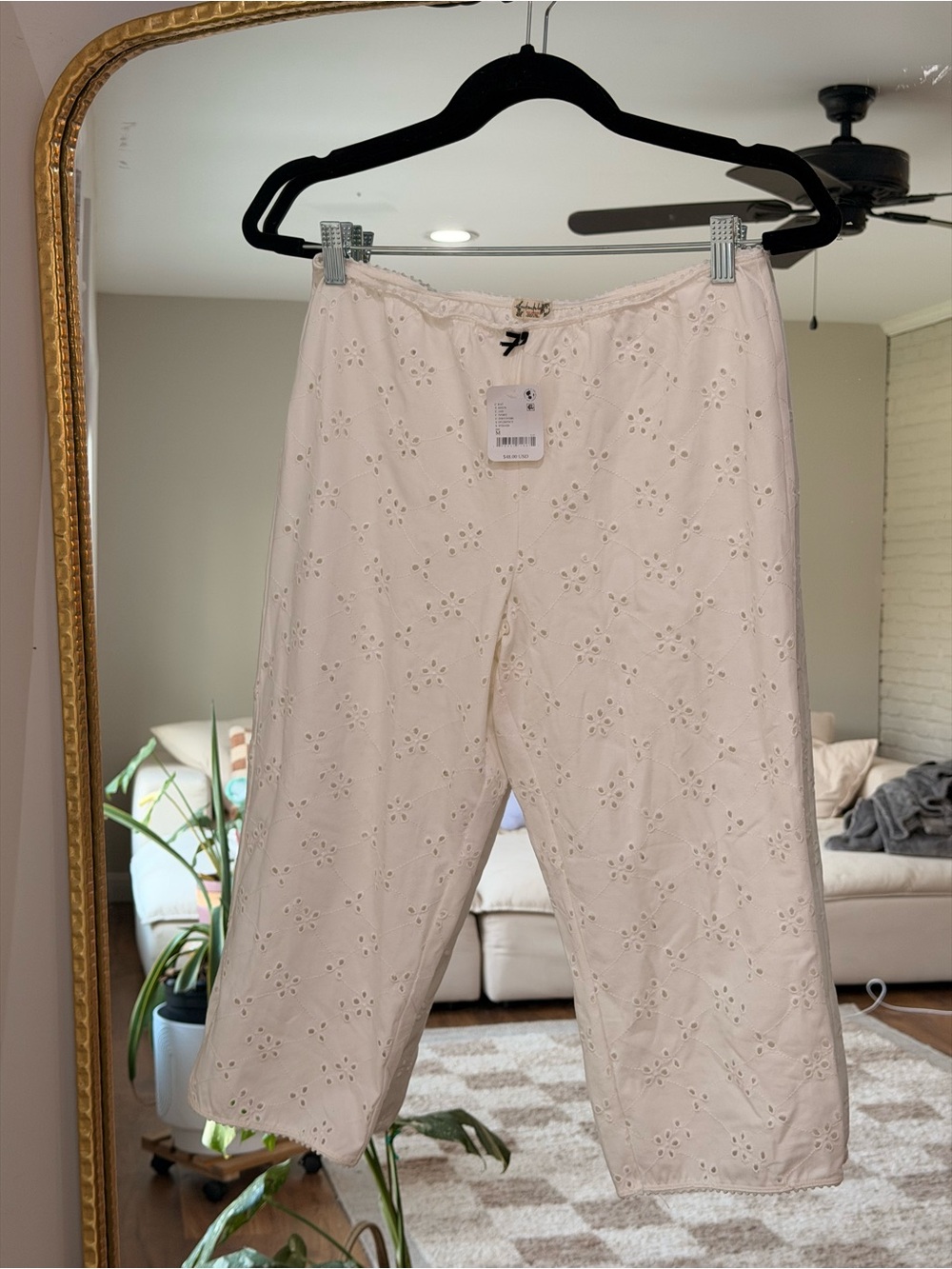 Intimately Free People Full Bloom Eyelet Capris Ivory Size M NWT